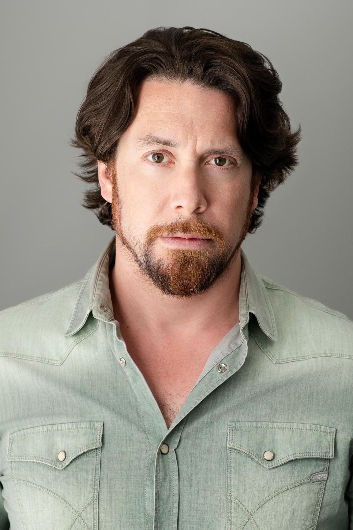 actor Tom Morton large photo