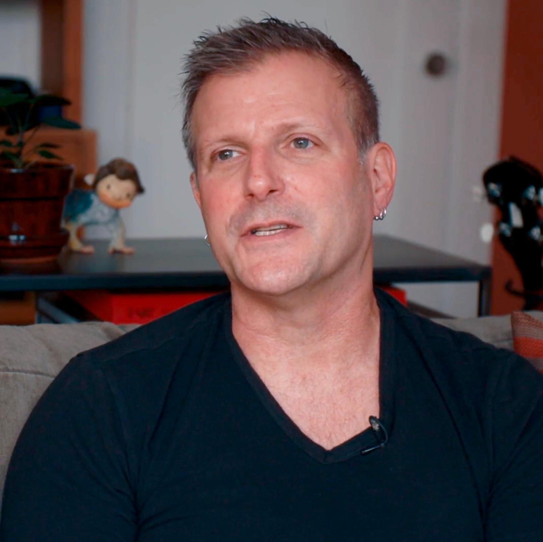 actor Todd Mignola large photo