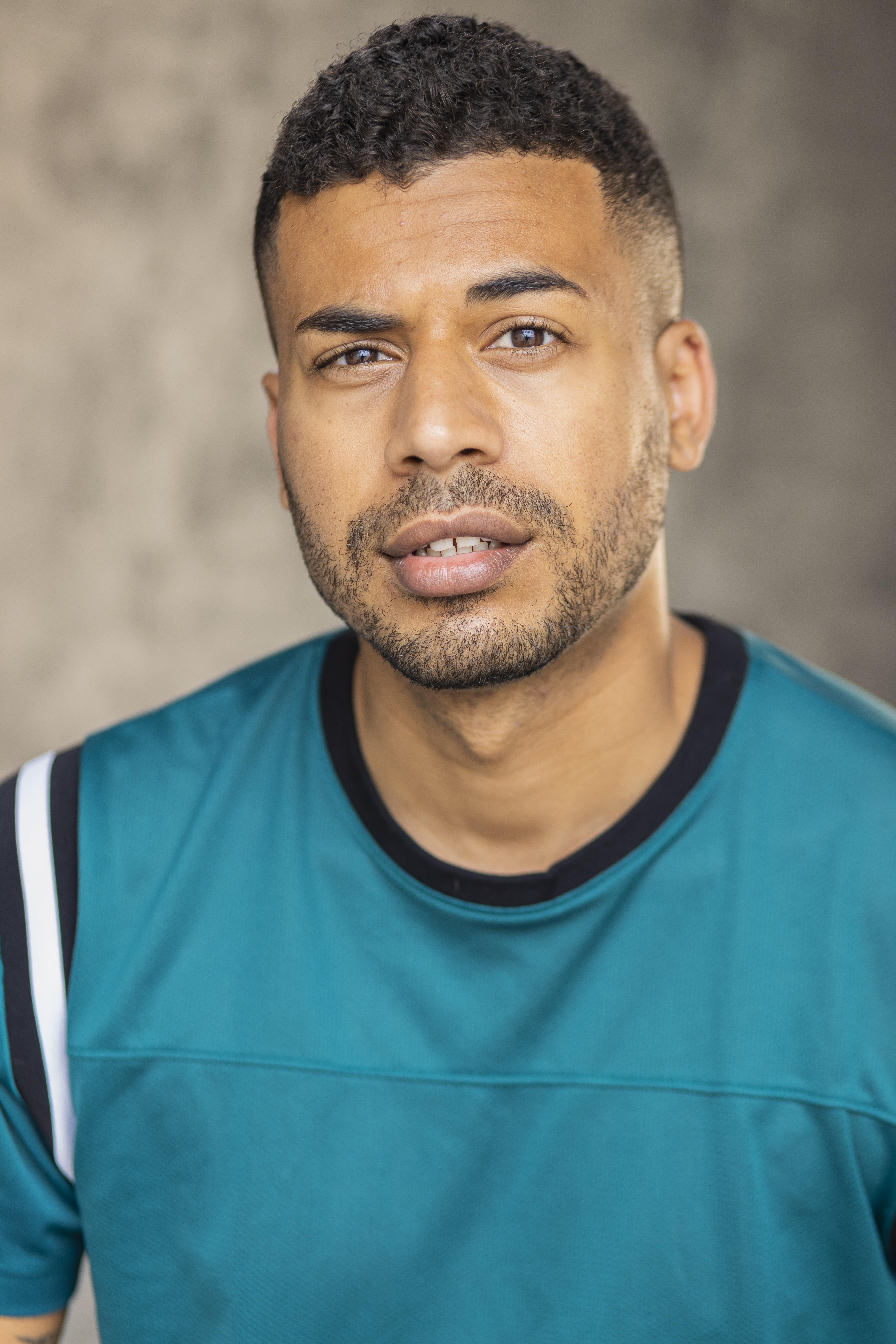 actor Ryan Jones large photo