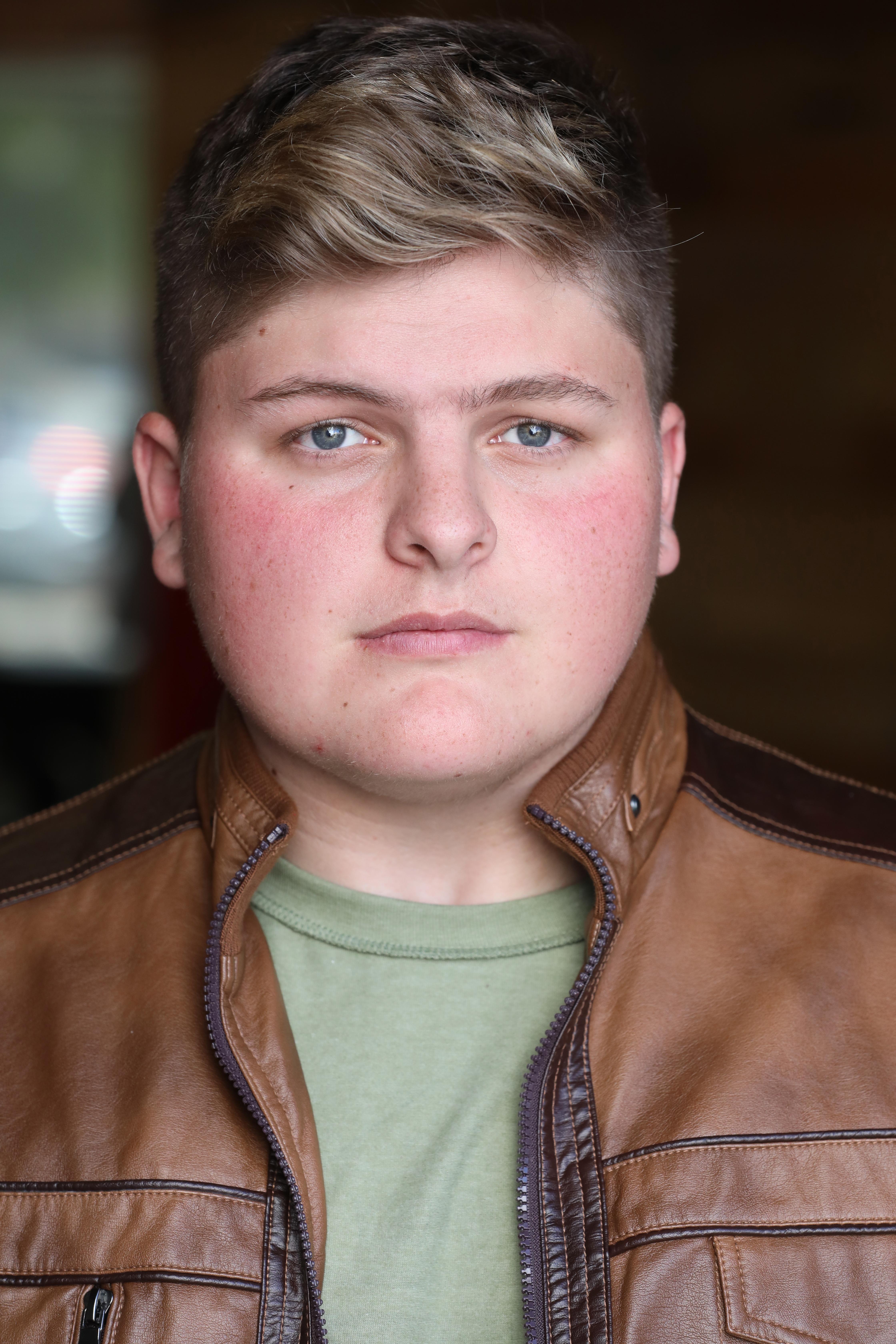 actor Isaac Faulkner large photo