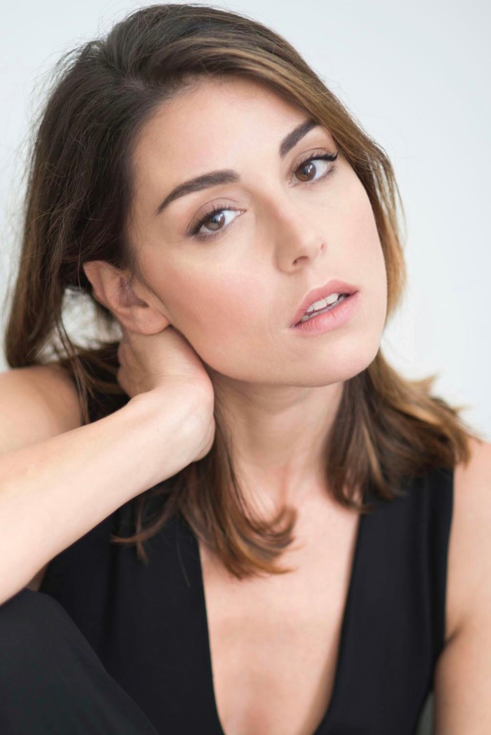 actor Miriam Candurro large photo