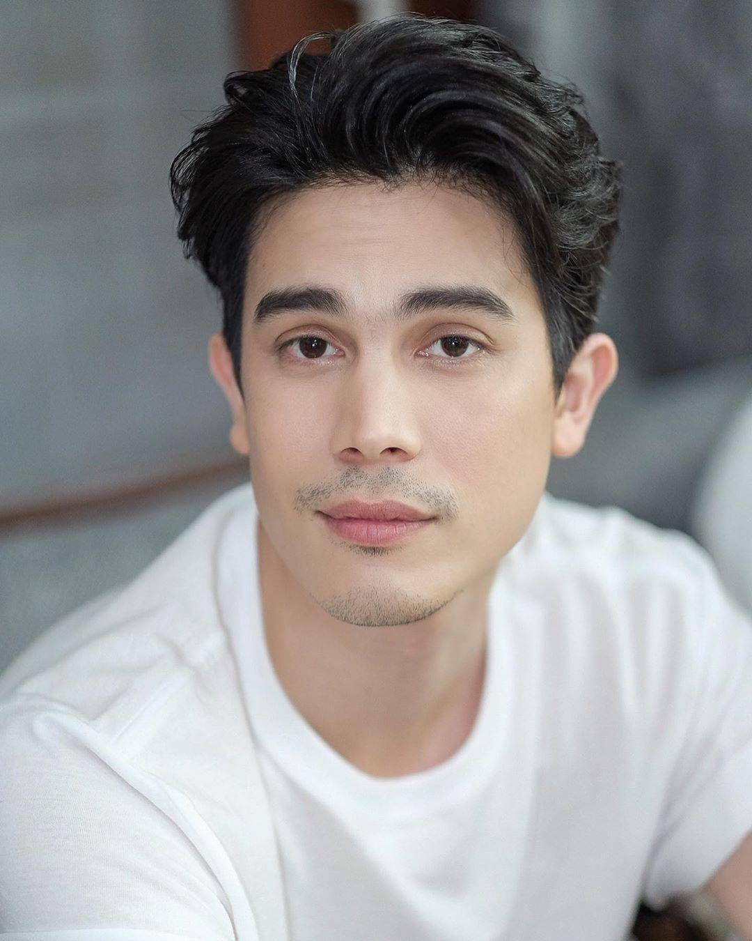 actor Sunny Suwanmethanont large photo