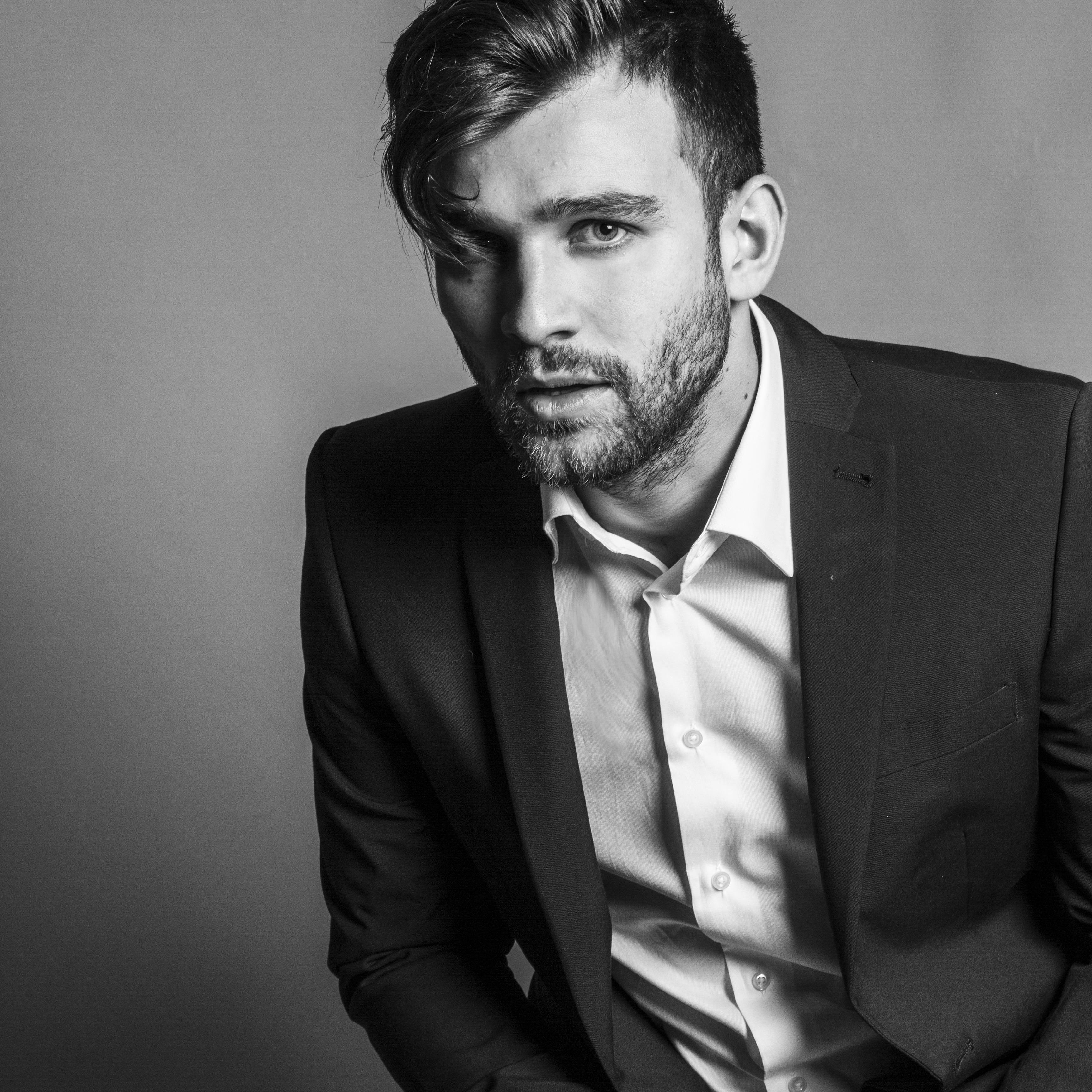 actor Tommy Vilés large photo