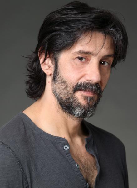 actor Jon Bermúdez large photo