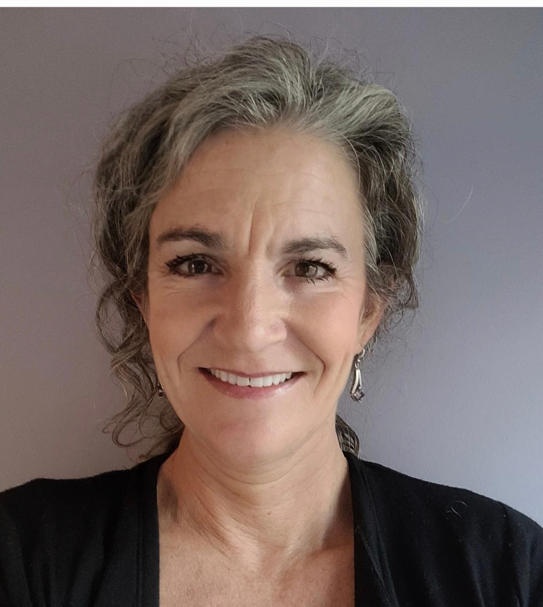 actor Kimberly Salditt Poulin large photo