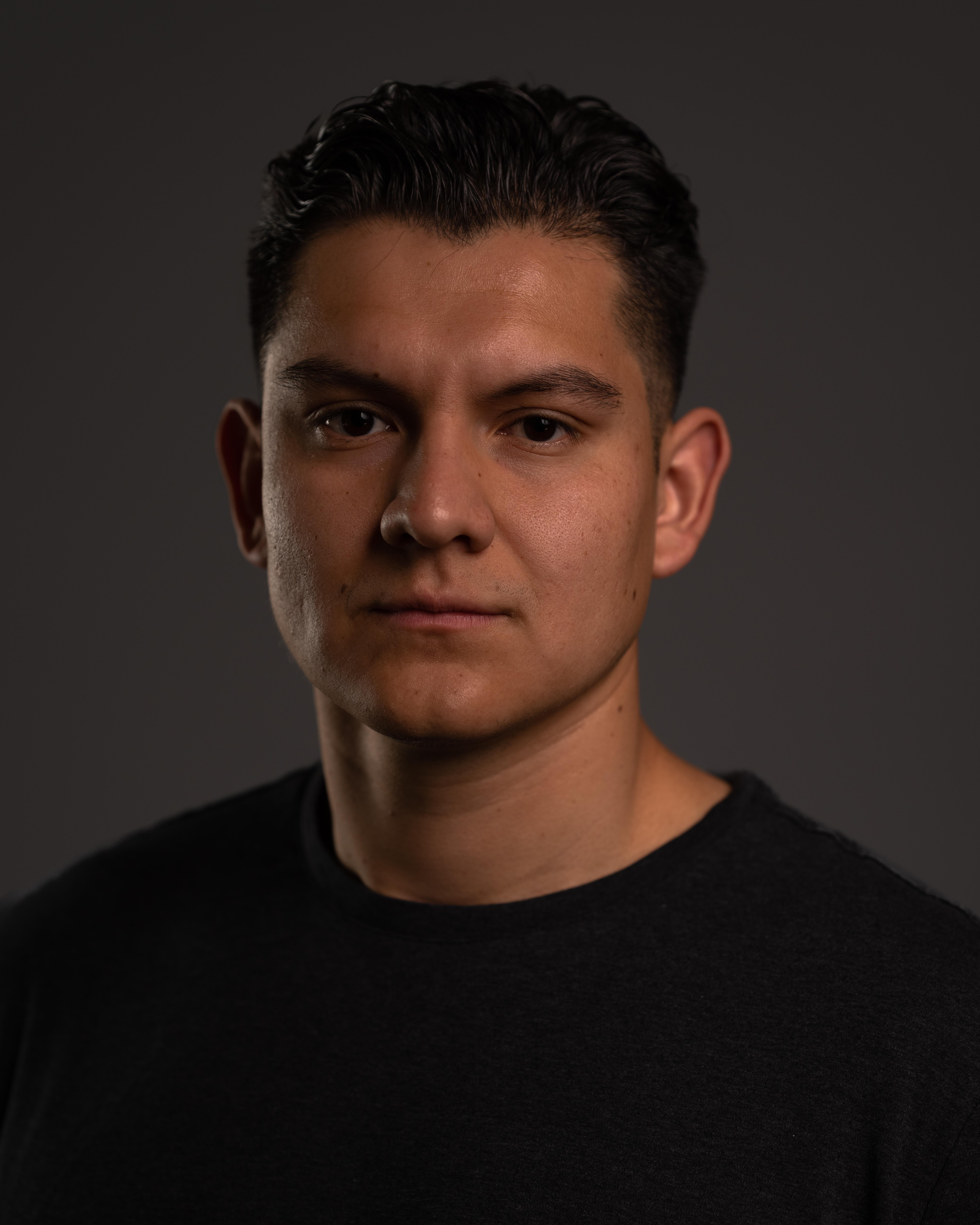 actor Aaron Vargas large photo