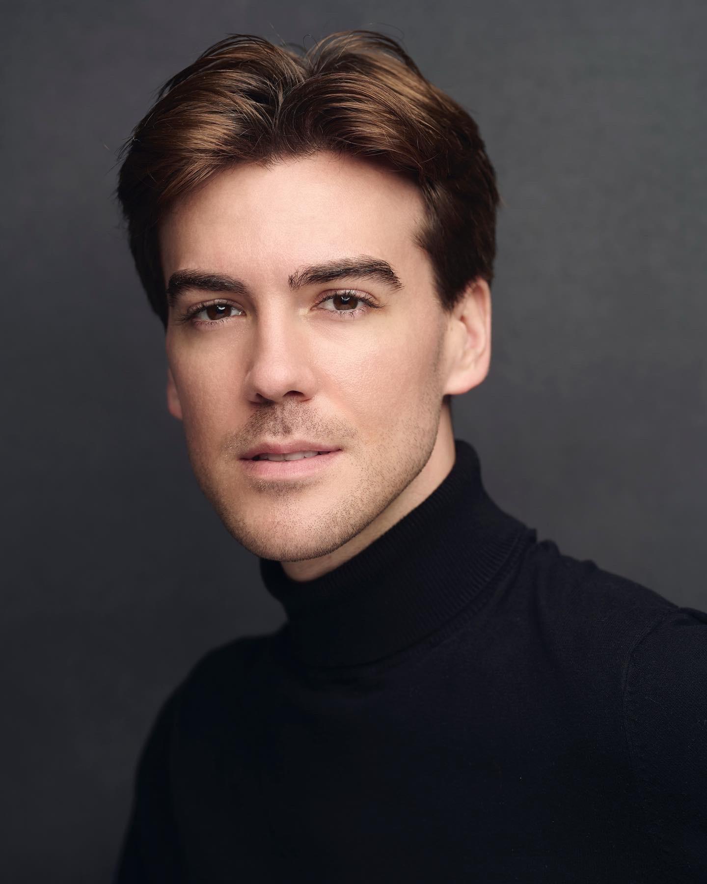 actor Joseph Nicholson large photo