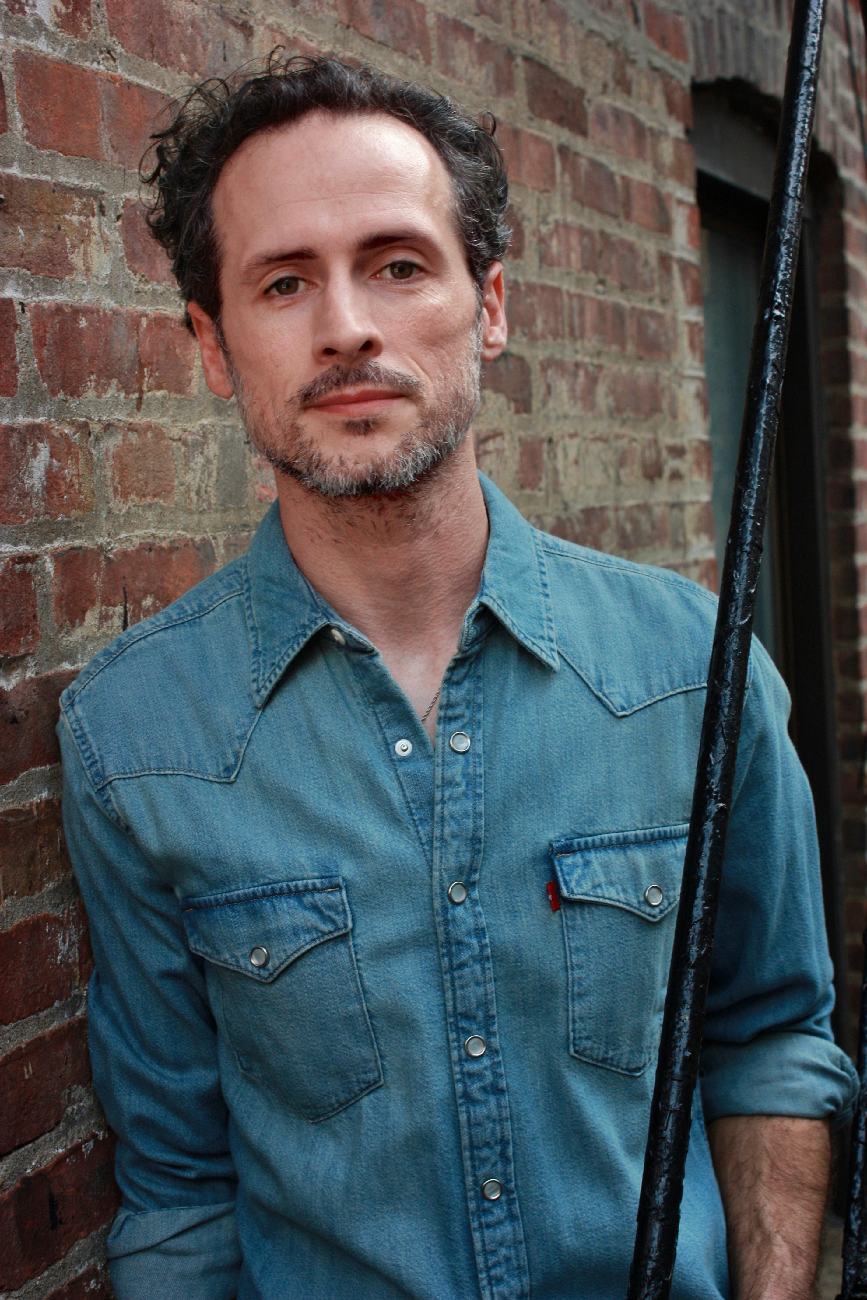 actor Aaron McDaniel large photo