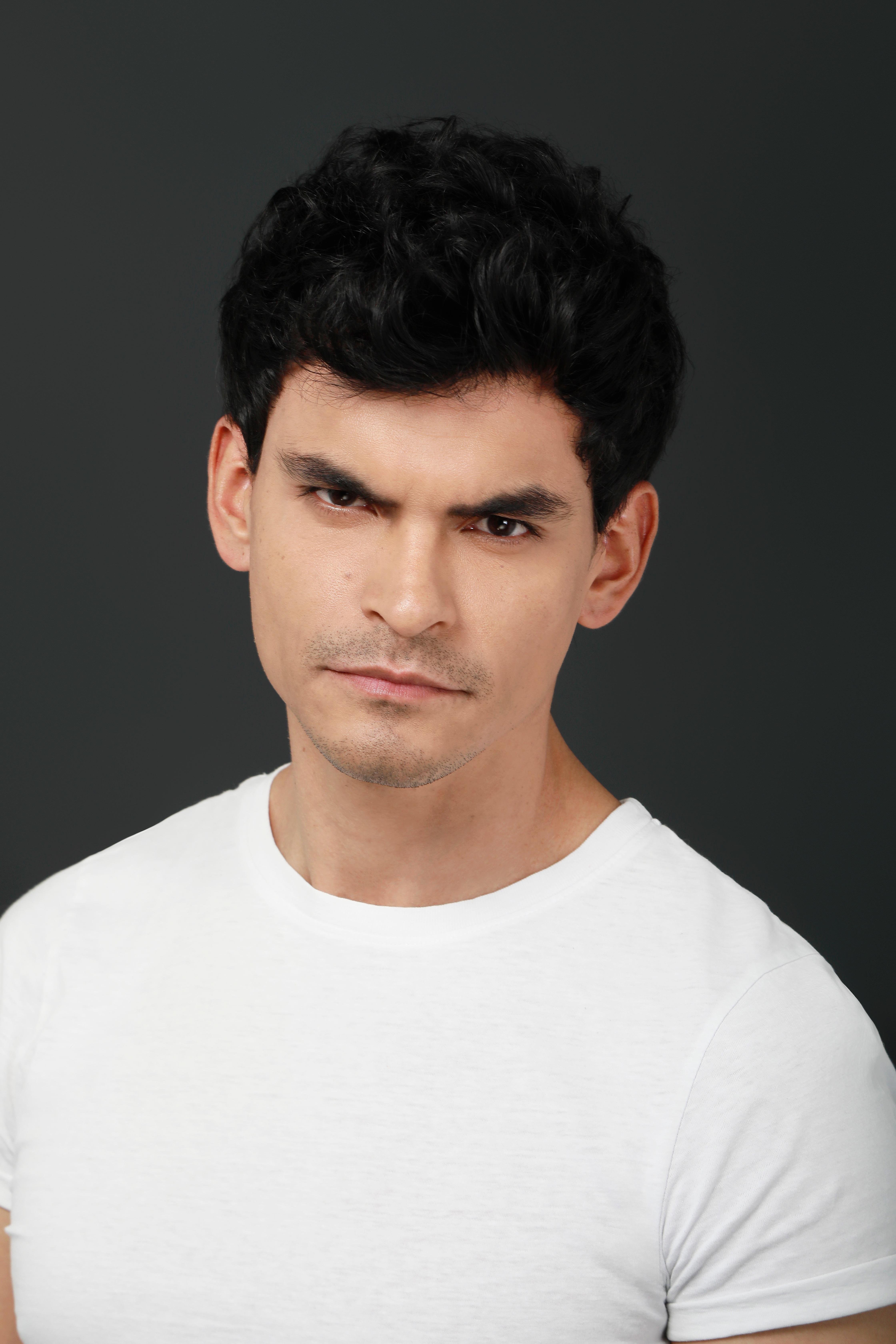 actor Juan Camilo Castillo large photo