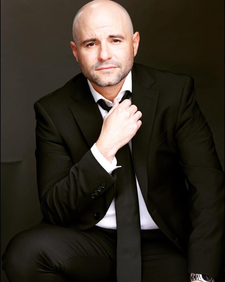 actor Ray Fonseca large photo