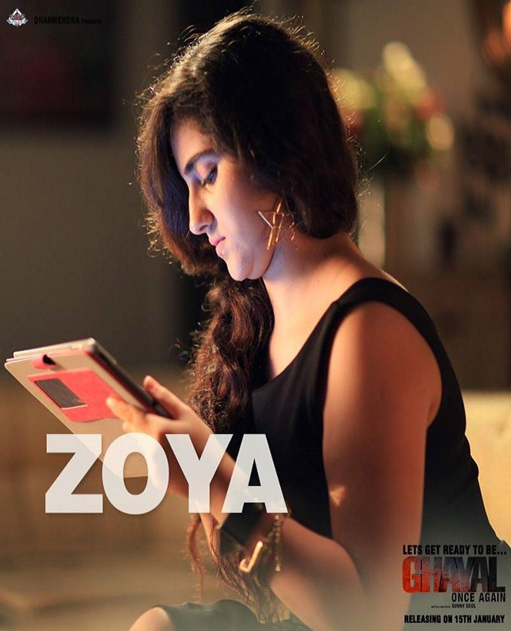 actor Diana Khan large photo