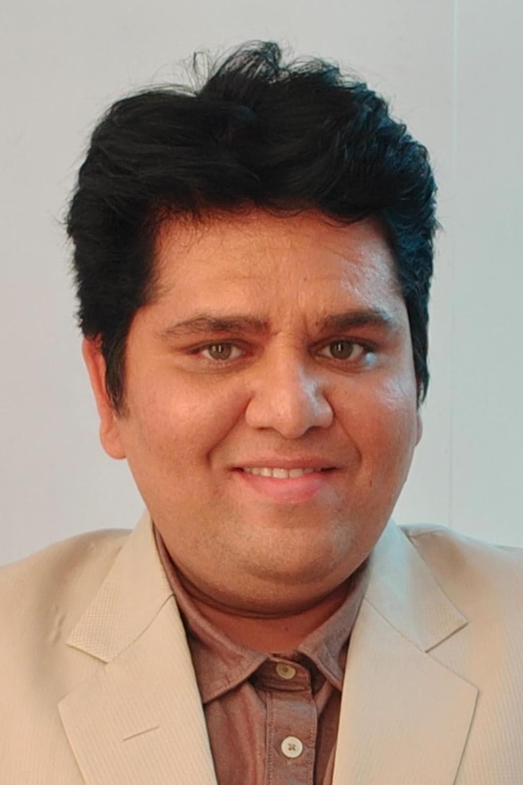 actor Akshay Dandekar large photo