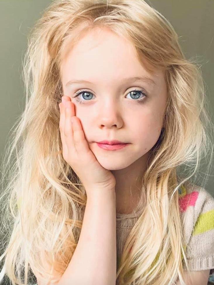 actor Cadence Compton large photo