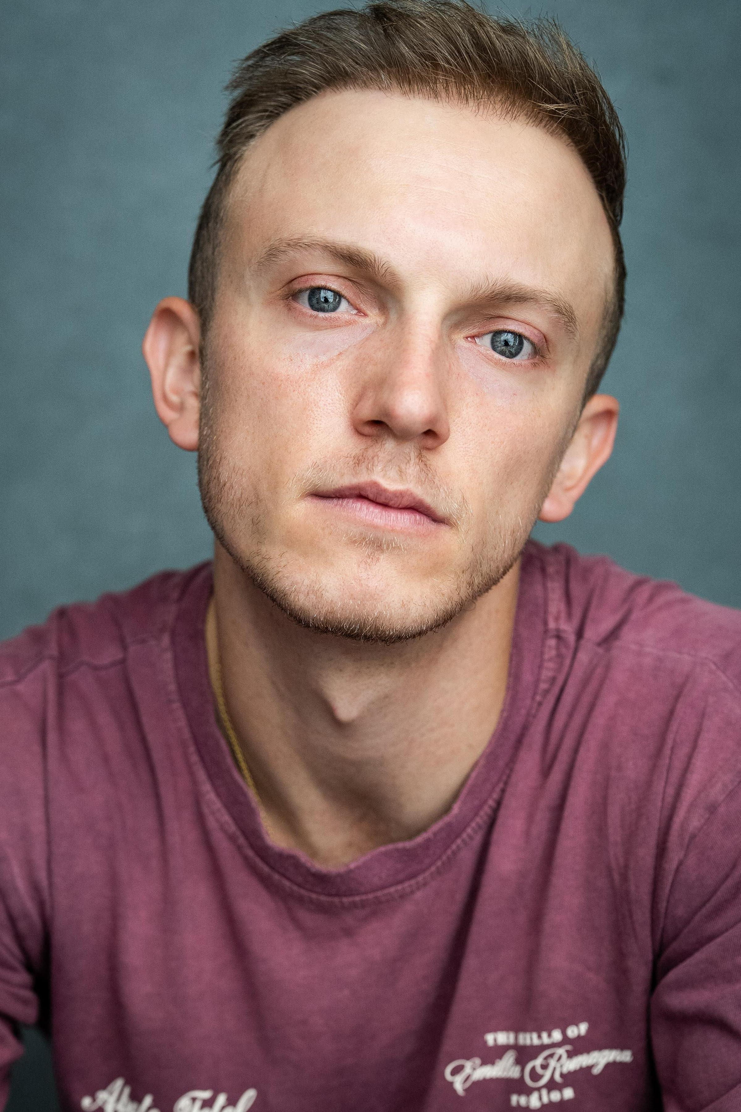 actor Tom Feasby large photo