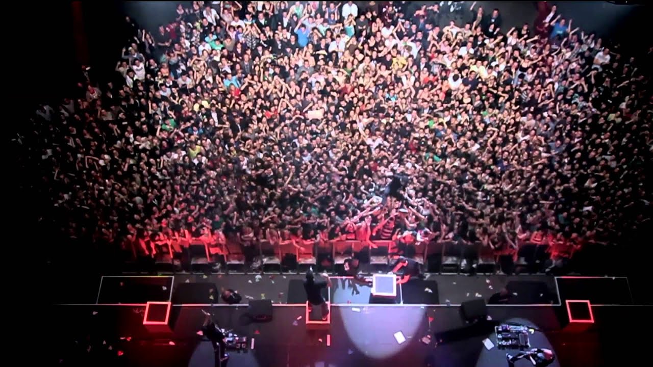 Simple Plan - This Song Saved My Life background