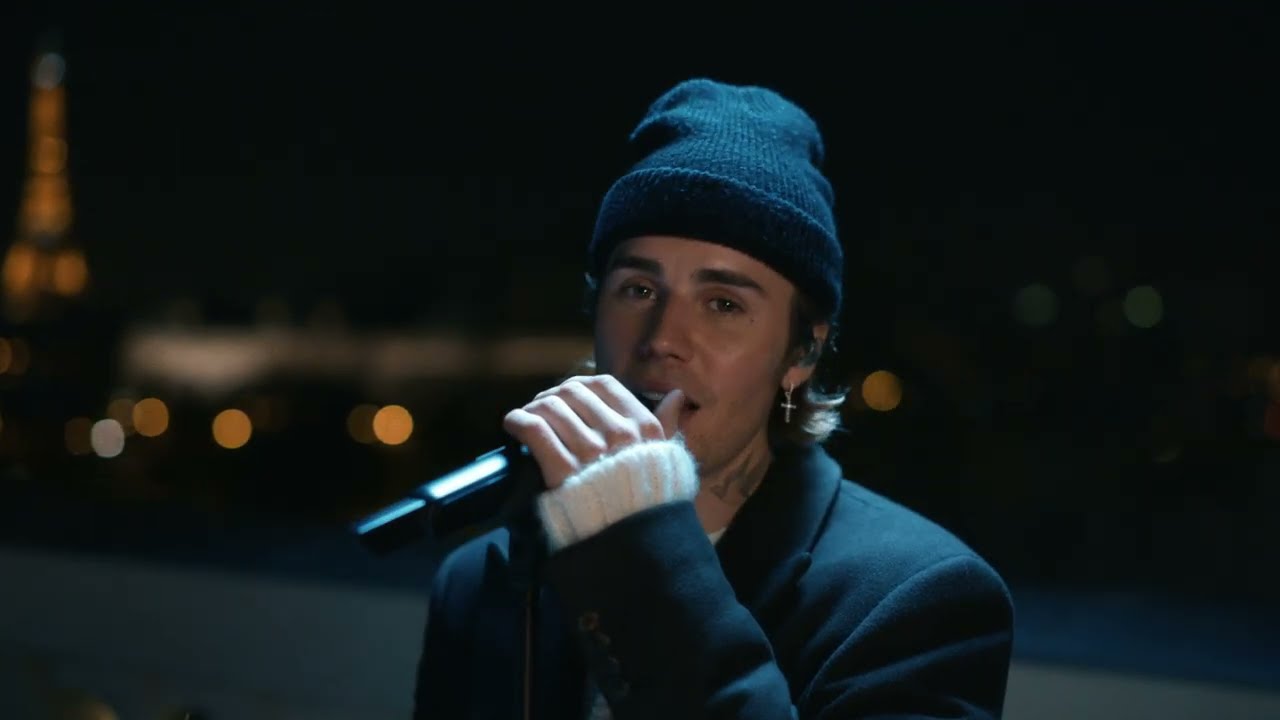 Justin Bieber - 2 Much (Live from Paris) background