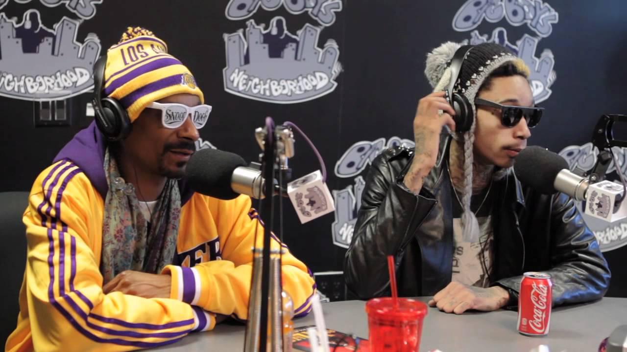 SNOOP DOGG & WIZ KHALIFA - Rap Young' Wild & Free Live background