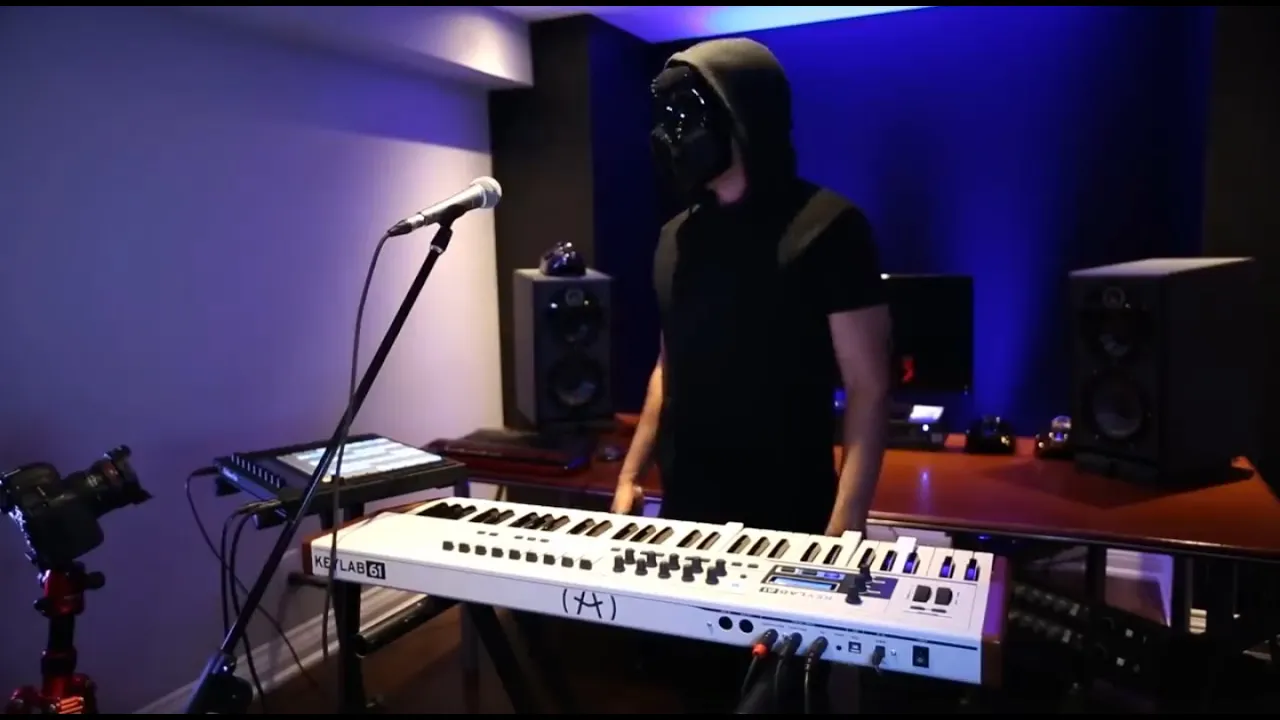 Sickick - World On Fire (Live Mix) background