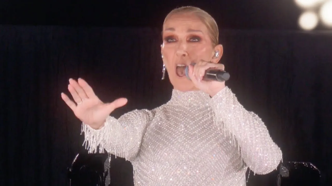 JO PARIS 2024 - Céline Dion chante "L'hymne à l'amour" sur la Tour Eiffel à la cérémonie d'ouverture backdrop