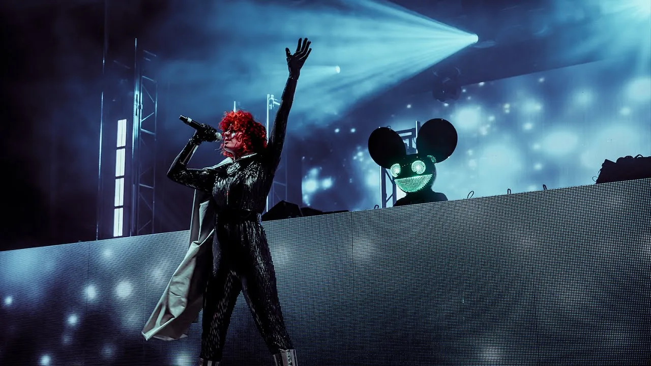 deadmau5 & Kiesza - Bridged By A Lightwave (Radio Edit) background