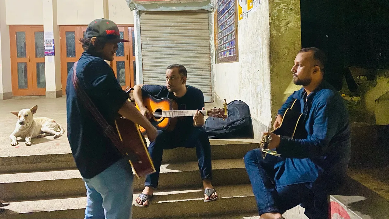 এই ইটের শহর পোড়ায় খালি জোড়াতালি জীবন আমার ভাল্লাগে না রে | Chol Dotong Pahar - Sohan Ali x Antu Dash