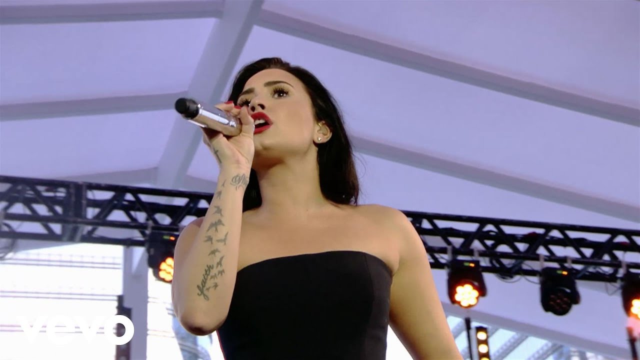 Demi Lovato - Give Your Heart a Break (Demi Live in Brazil)