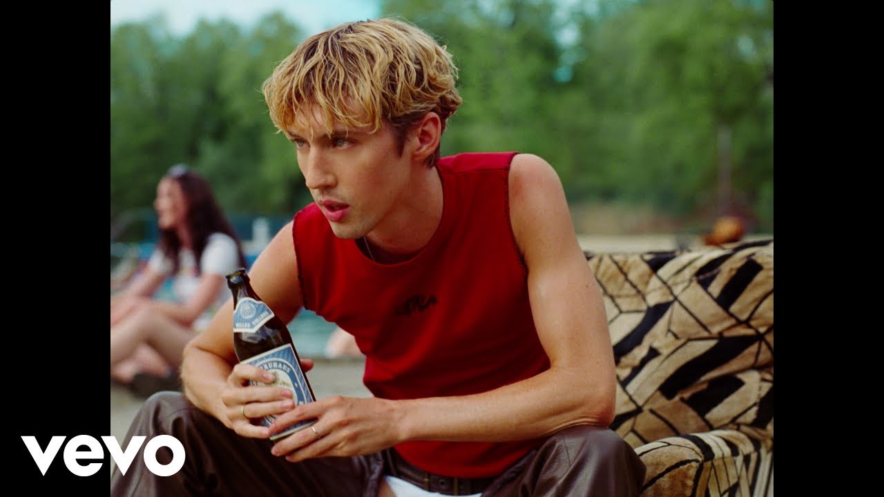 Troye Sivan - Rush (Official Video) background