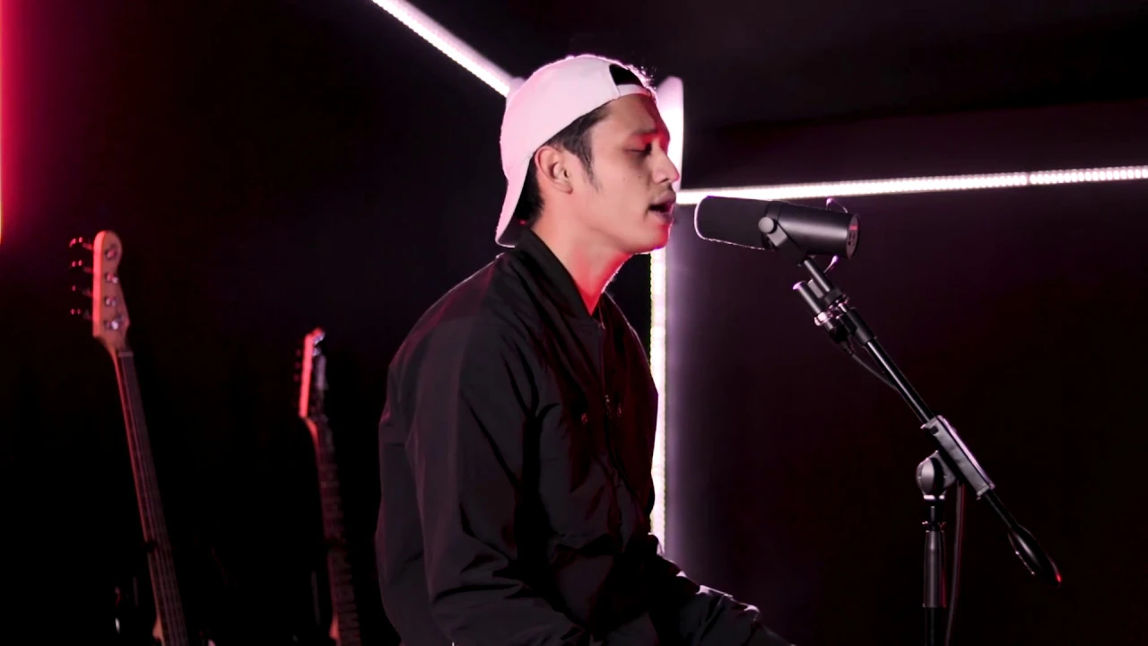 Maroon 5 - She Will Be Loved (Khel Pangilinan) background