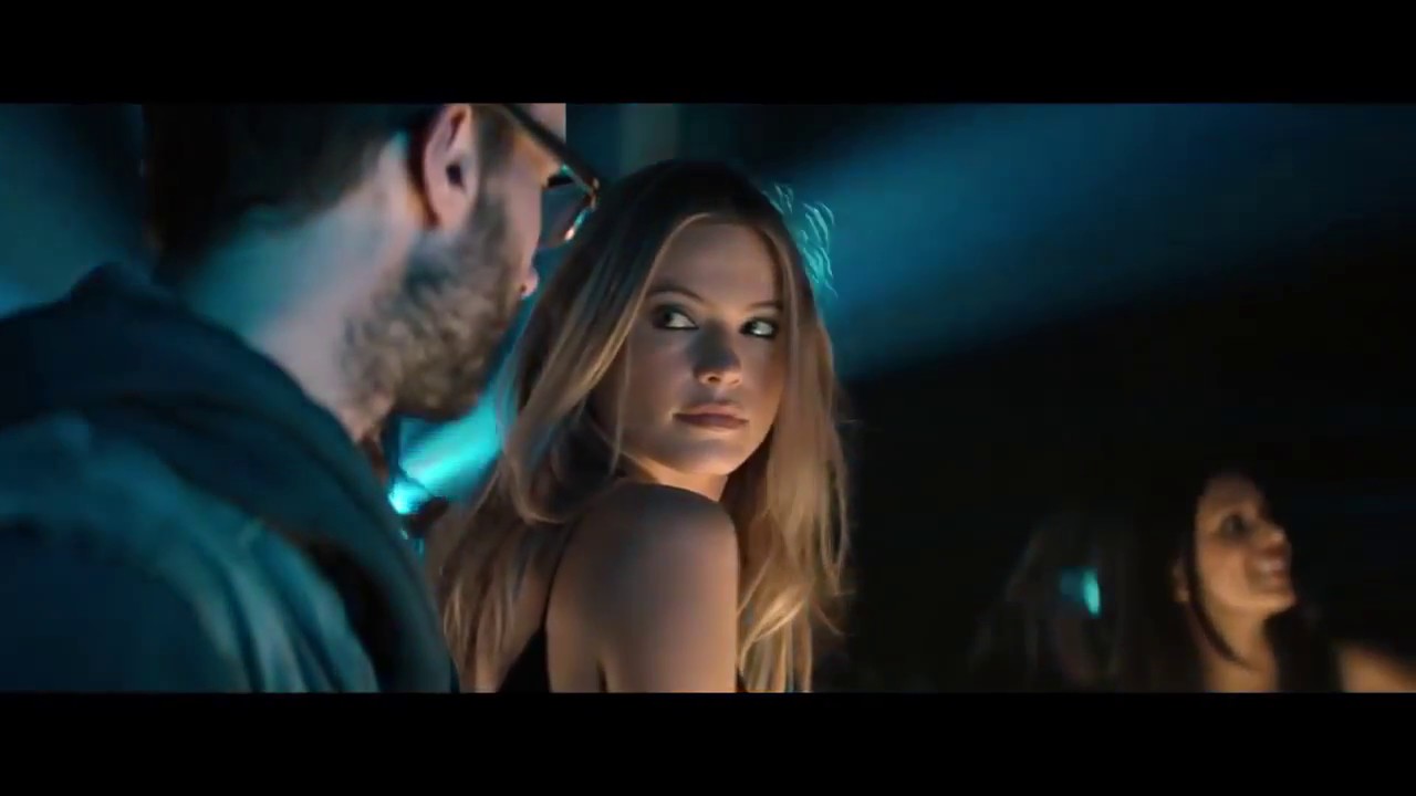 Maroon 5 - Lips On You (Music Video) background