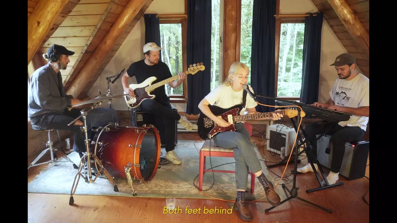 Men I Trust - Tailwhip (live) background