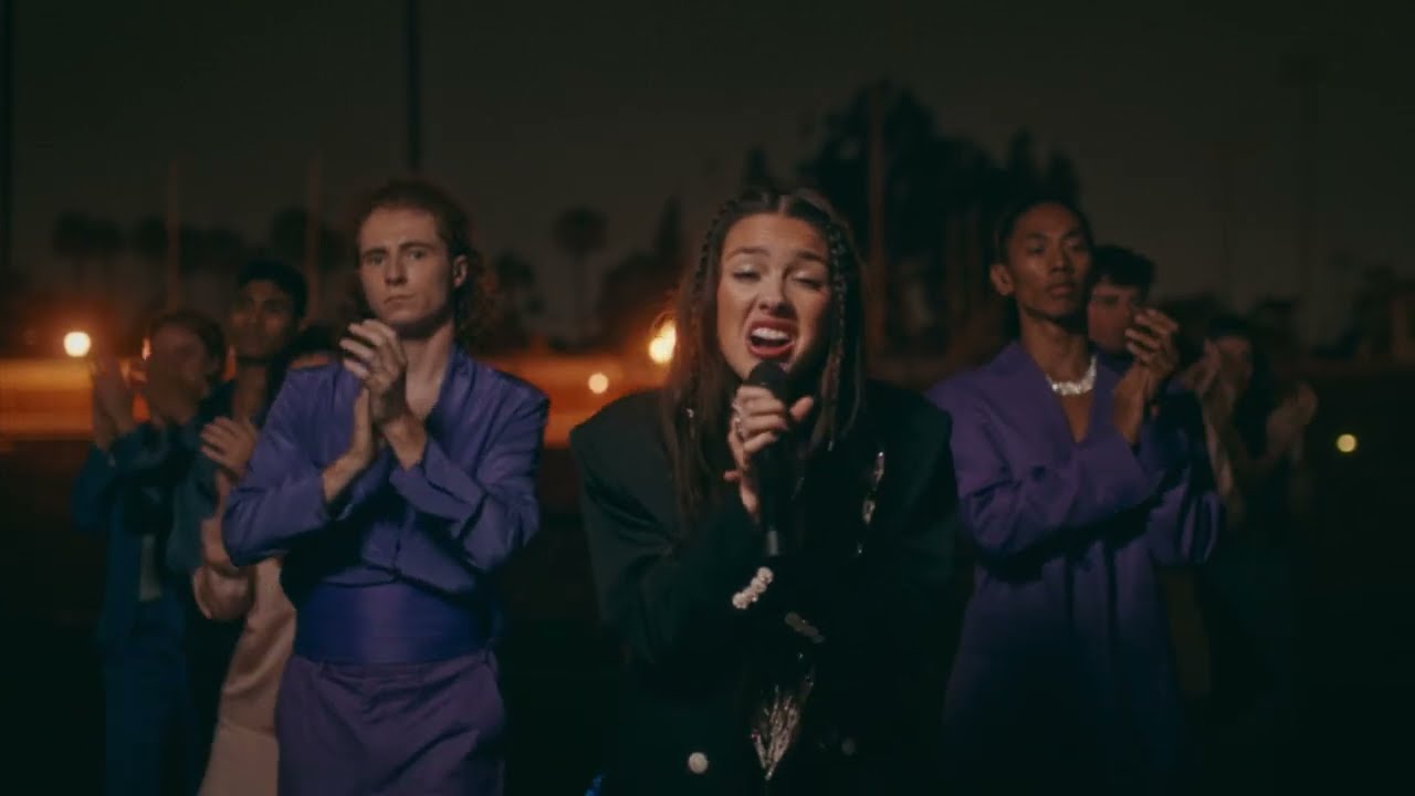 Olivia Rodrigo – drivers license (live from SOUR prom) backdrop