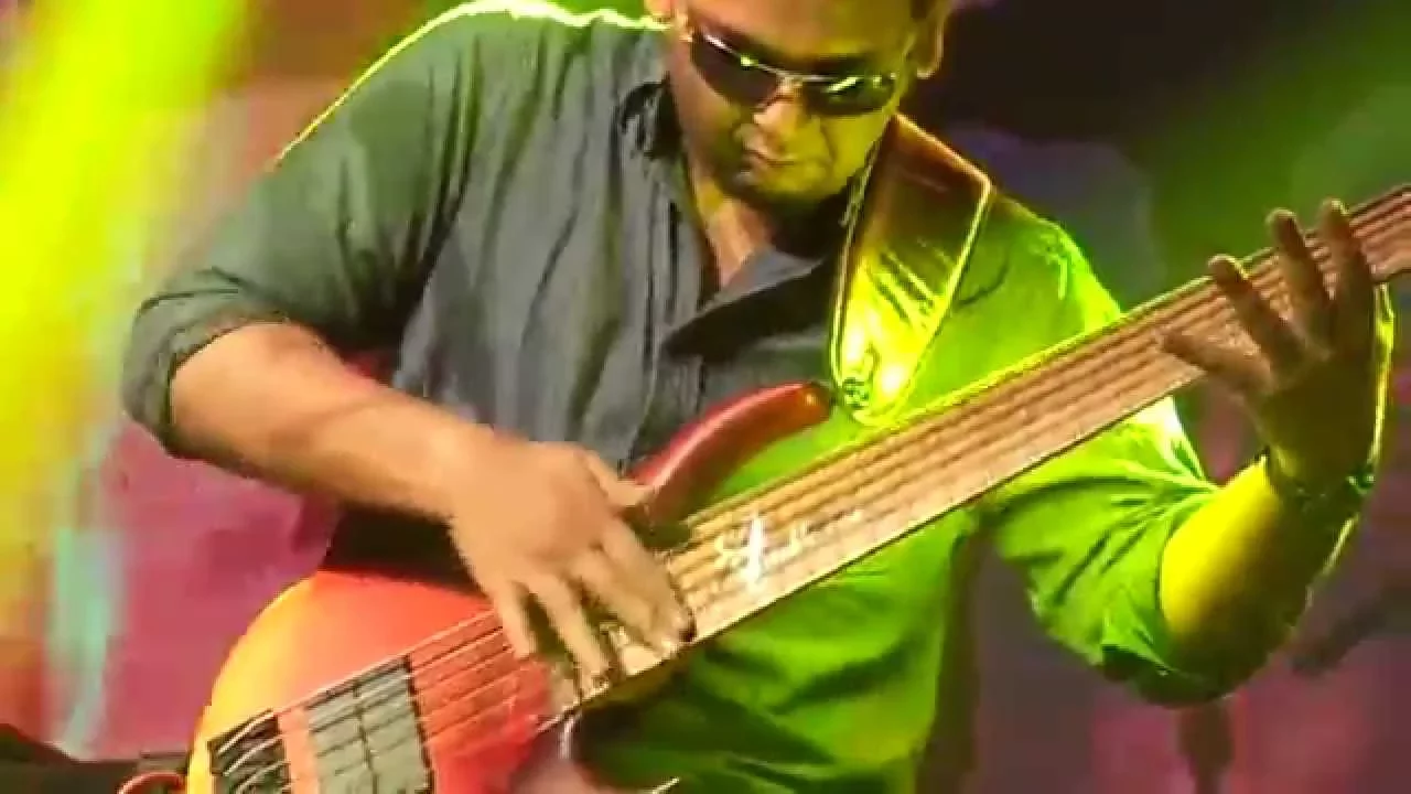 BassBaba Sumon(Aurthohin)-Bass Solo at Rocknation VI:Resurrection