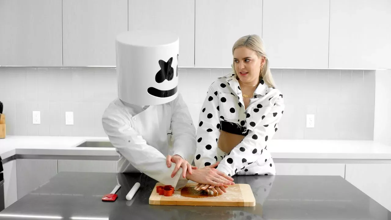 Cooking with Marshmello: How To Make FRIENDS Cookies (Feat. Anne-Marie) background