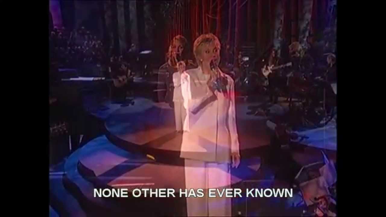 Anne Murray - In the Garden background