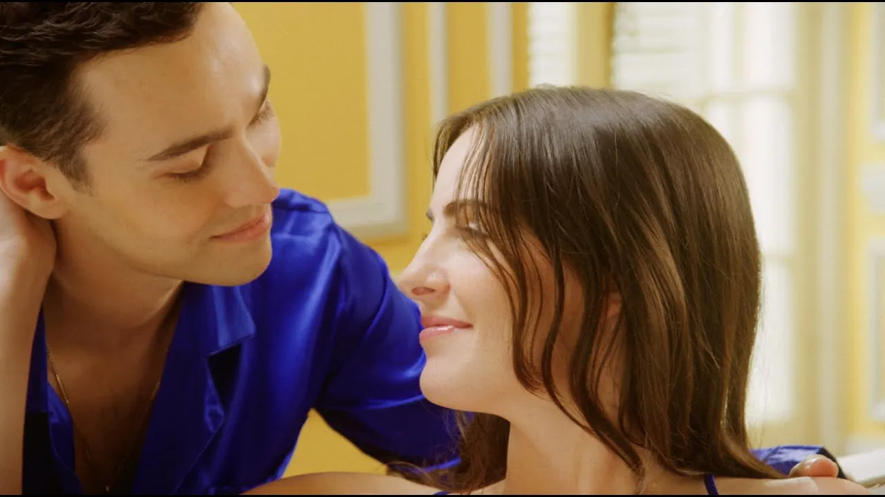 MAX & Ali Gatie - Butterflies (Official Music Video) background