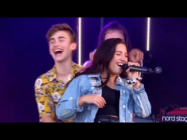 Johnny Orlando + Mackenzie Ziegler LIVE at CBBC Summer Social (Sunday, 5/8/18) background