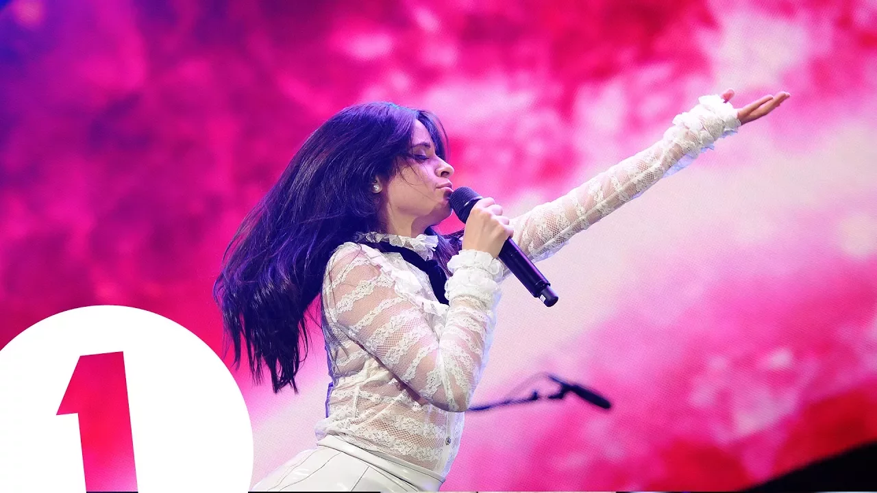 Camila Cabello - Havana (Radio 1's Teen Awards 2017) background
