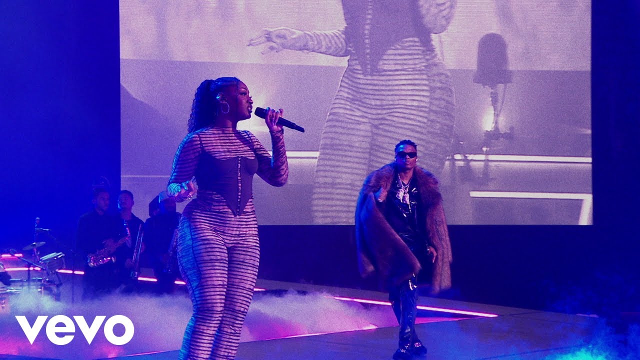 Wizkid - Essence (From The Tonight Show Starring Jimmy Fallon) ft. Tems background