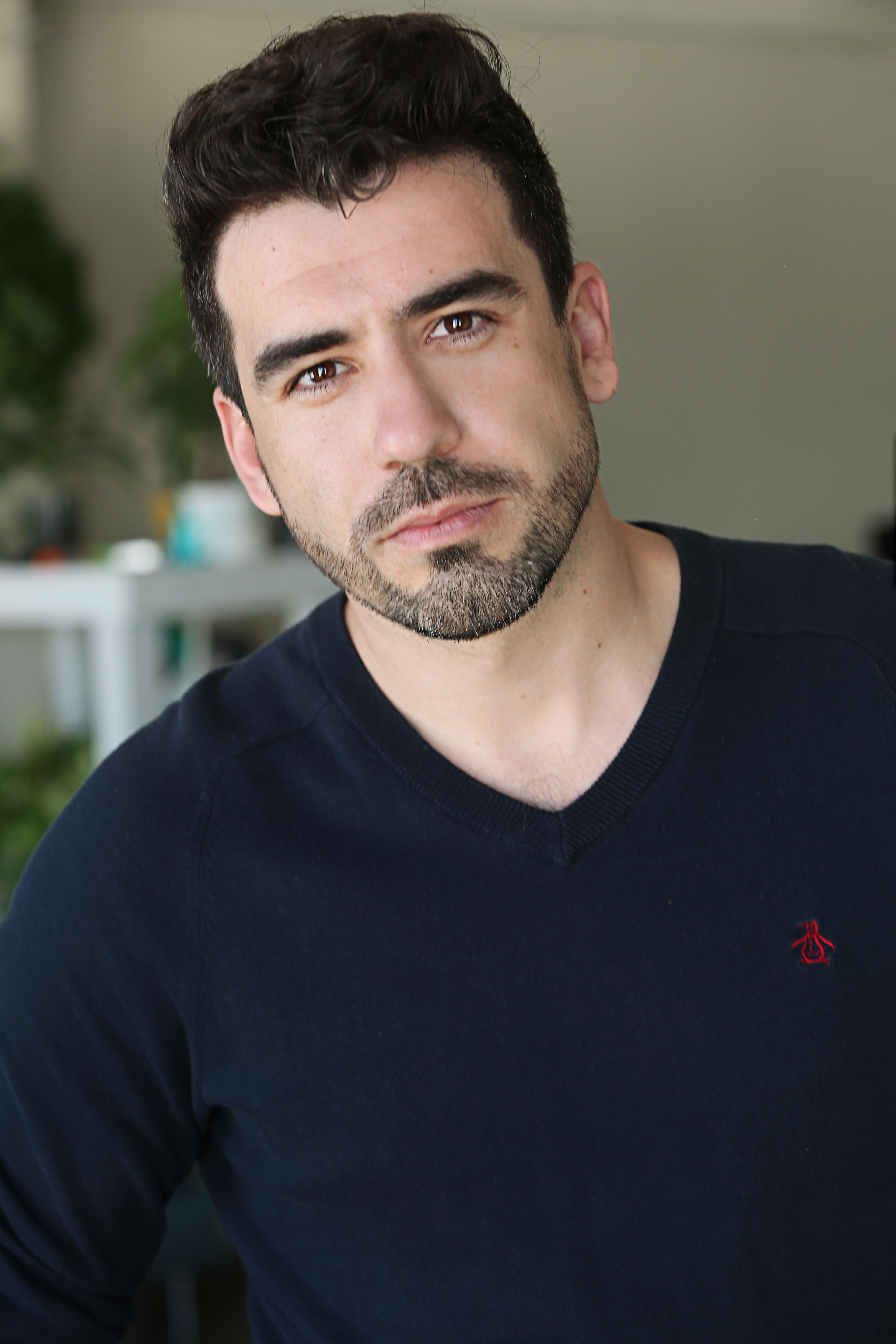 actor Roberto Quijano large photo