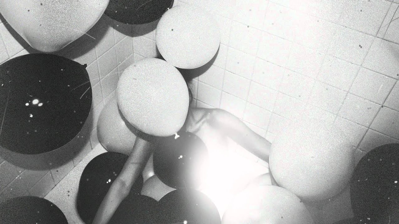 The Weeknd - House Of Balloons / Glass Table Girls background