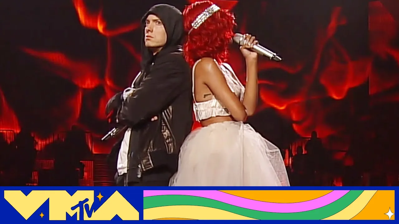 Eminem & Rihanna Perform “Love the Way You Lie / Not Afraid” at 2010 VMAs | MTV background