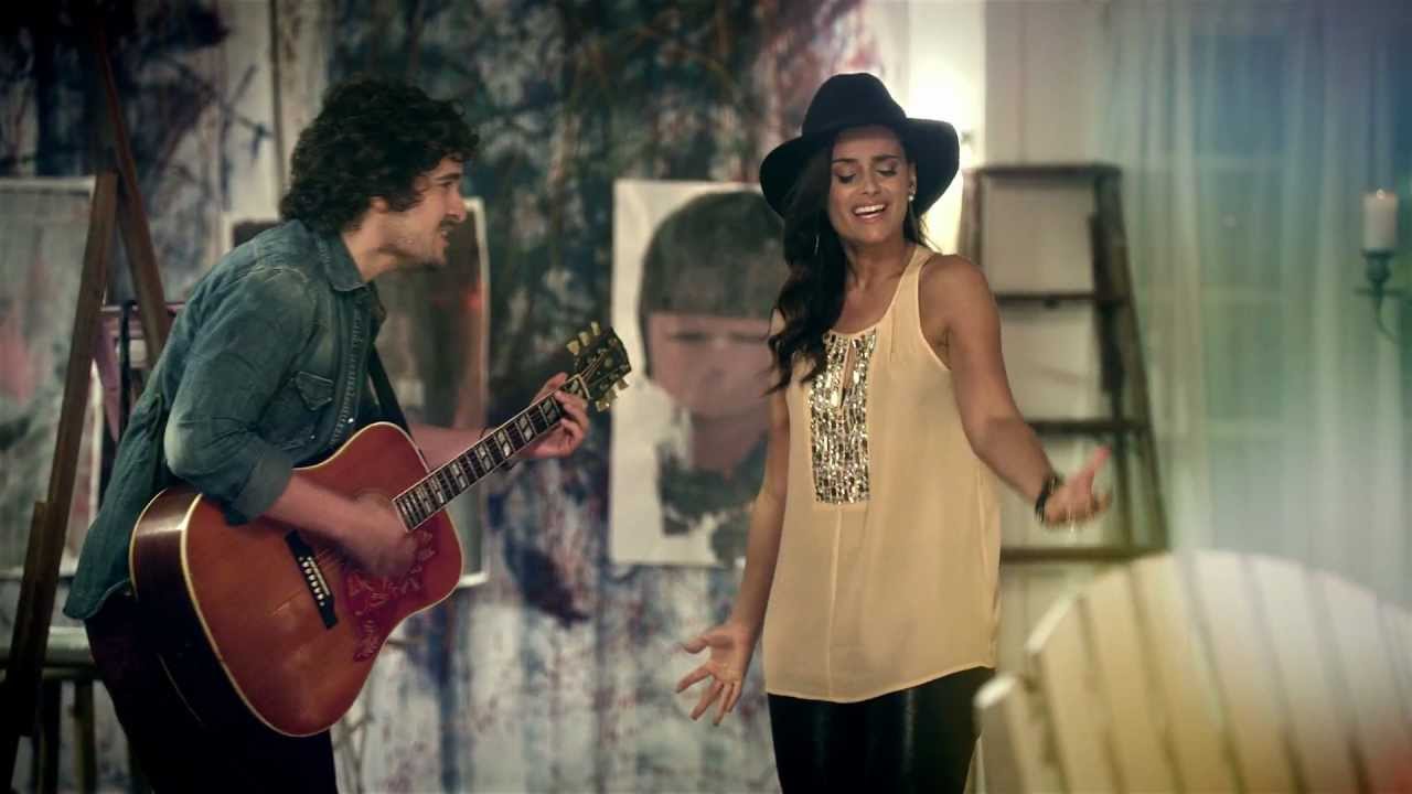 Tommy Torres - Sin Ti feat. Nelly Furtado (Video Oficial) background