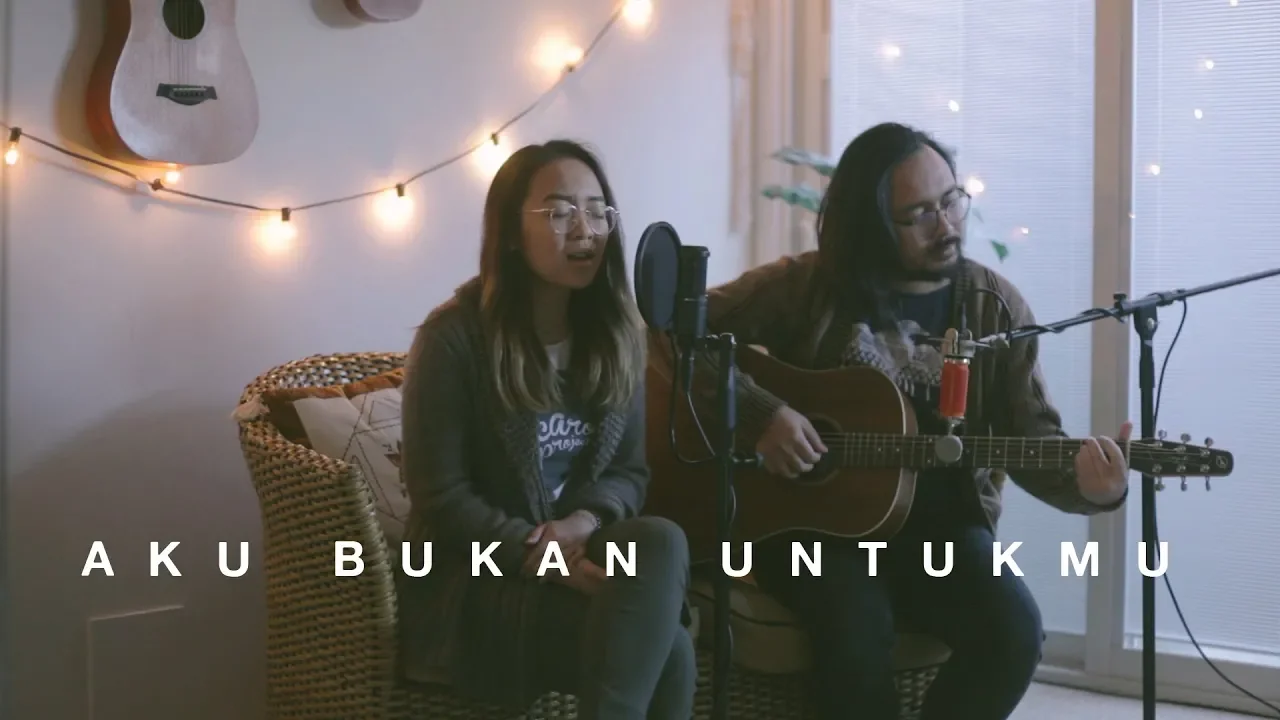 Aku Bukan Untukmu - Rossa (Cover) by The Macarons Project background