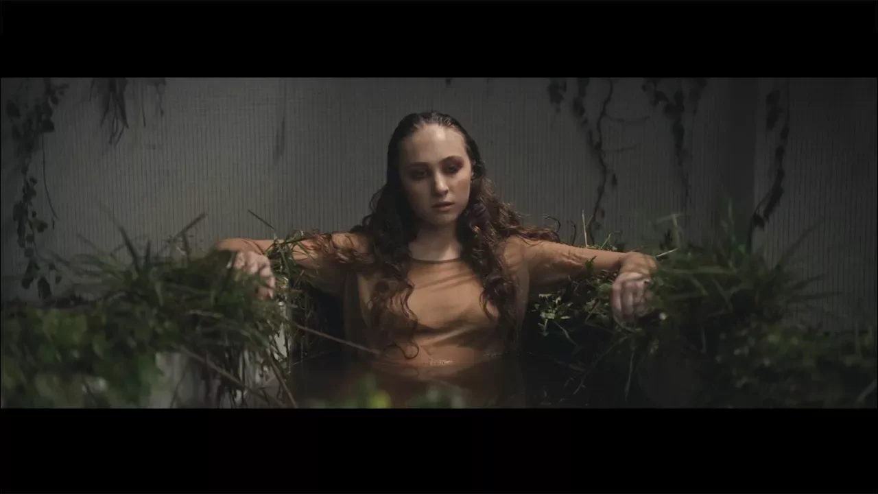 Chappell Roan - Good Hurt (Official Music Video) background