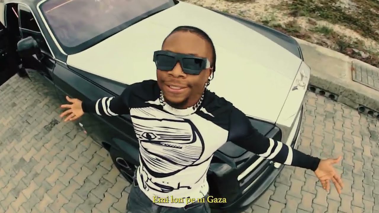 Kcee & Oxlade - I Pray (Lyrics Visualizer) background