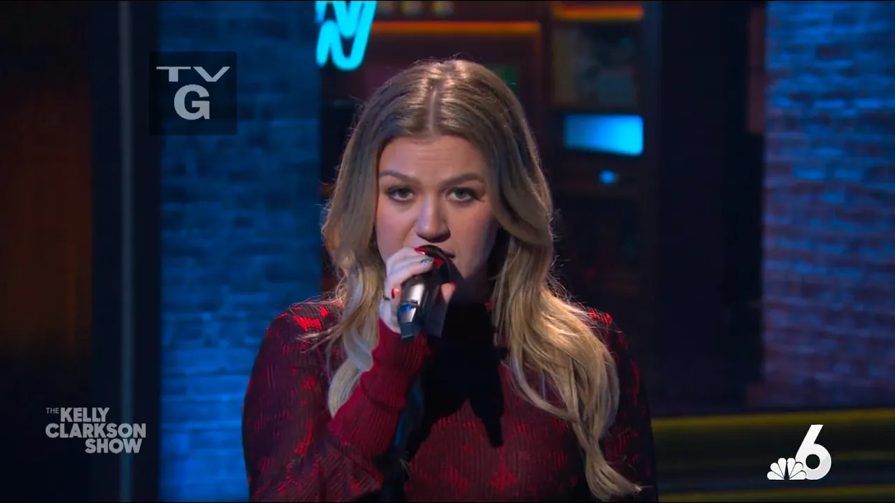 Kelly Clarkson - Unwritten (Natasha Bedingfield) - The Kelly Clarkson Show - November 8, 2023 backdrop