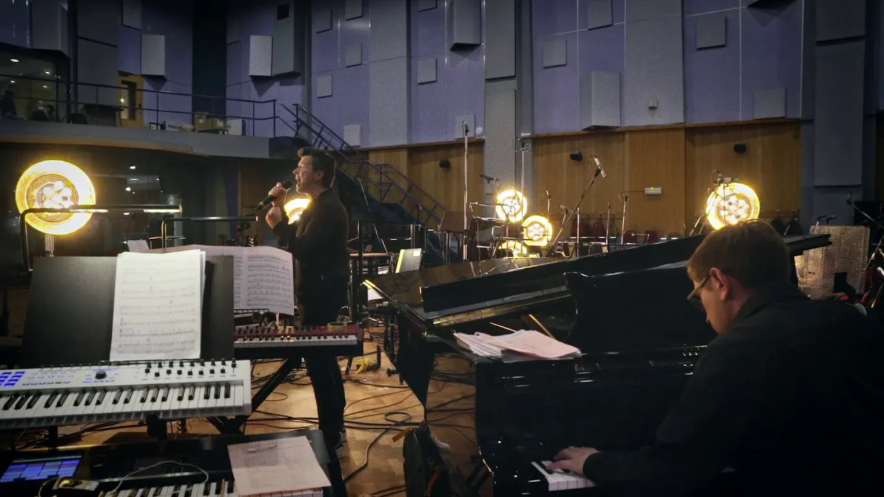 Rick Astley - Never Gonna Give You Up (Pianoforte) (Performance) background