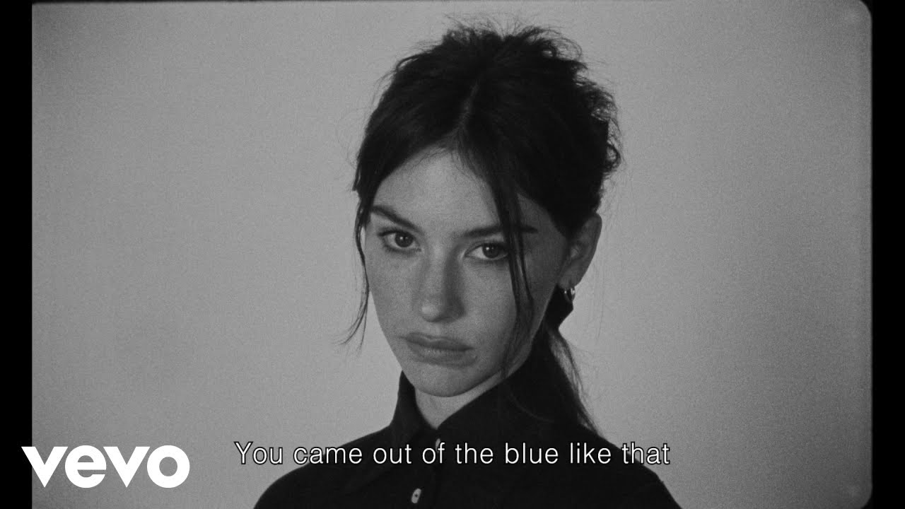 Gracie Abrams - The blue (Official Lyric Video) background