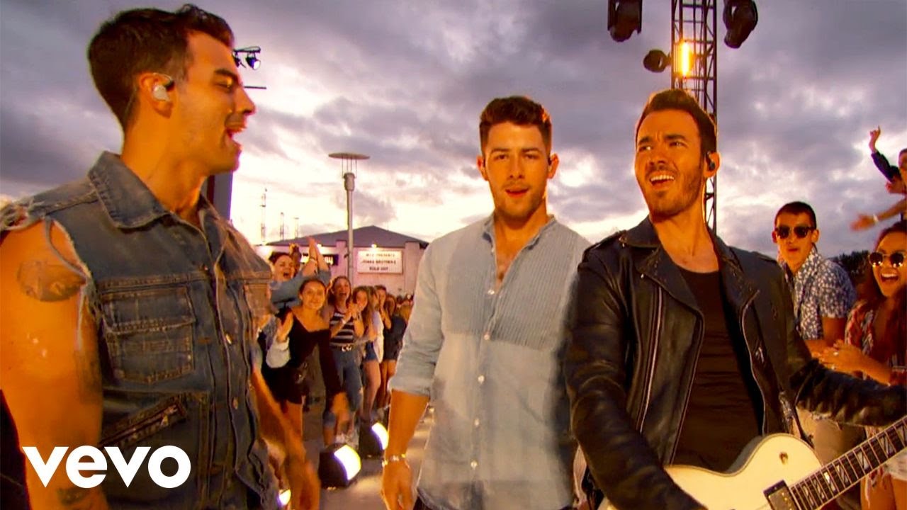 Jonas Brothers - Sucker / Only Human (Live on The 2019 MTV VMA's) backdrop