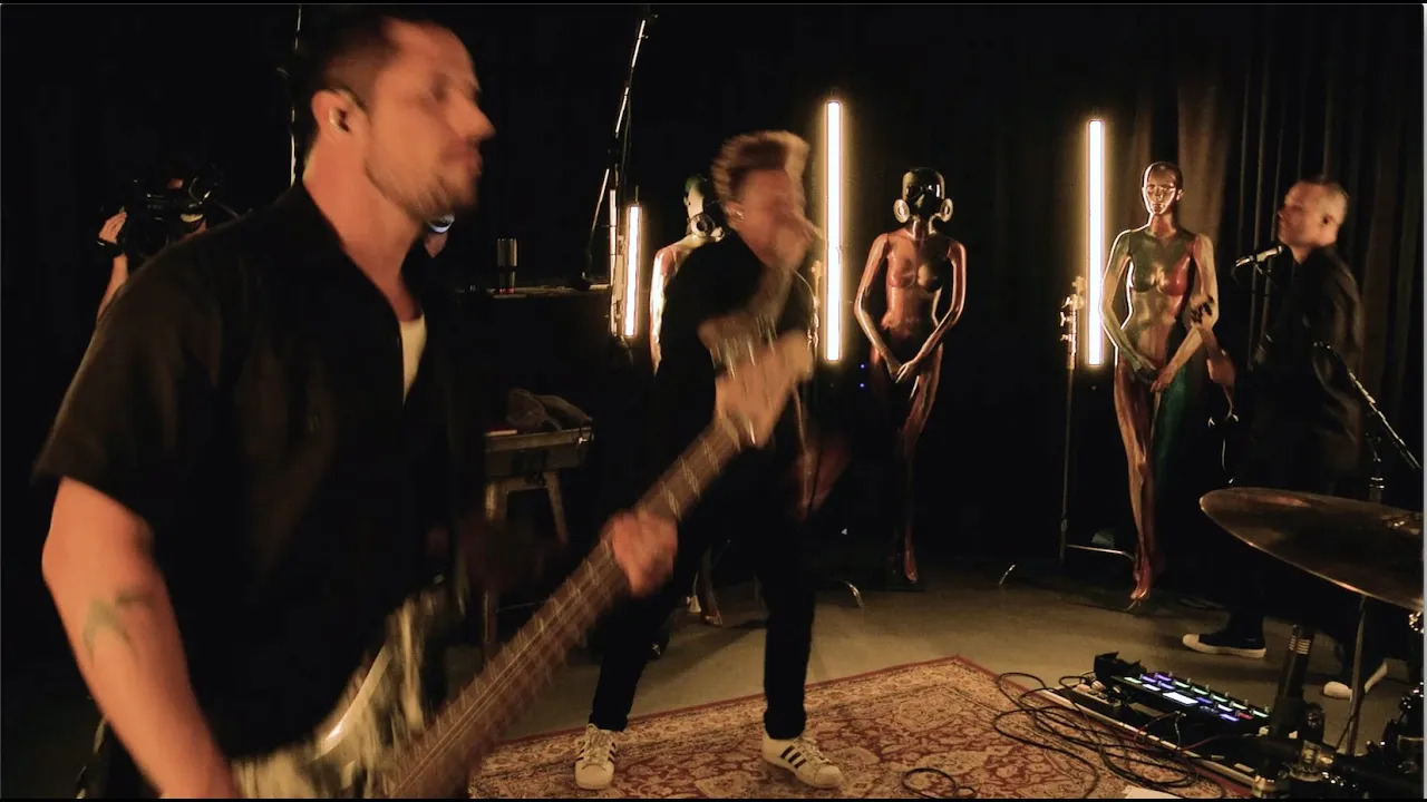 Papa Roach - Last Resort (INFEST IN-Studio) Live 2020 background
